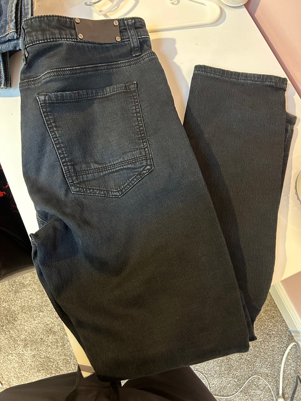 Kenneth Cole Mens Jeans *Size 34 X 30*